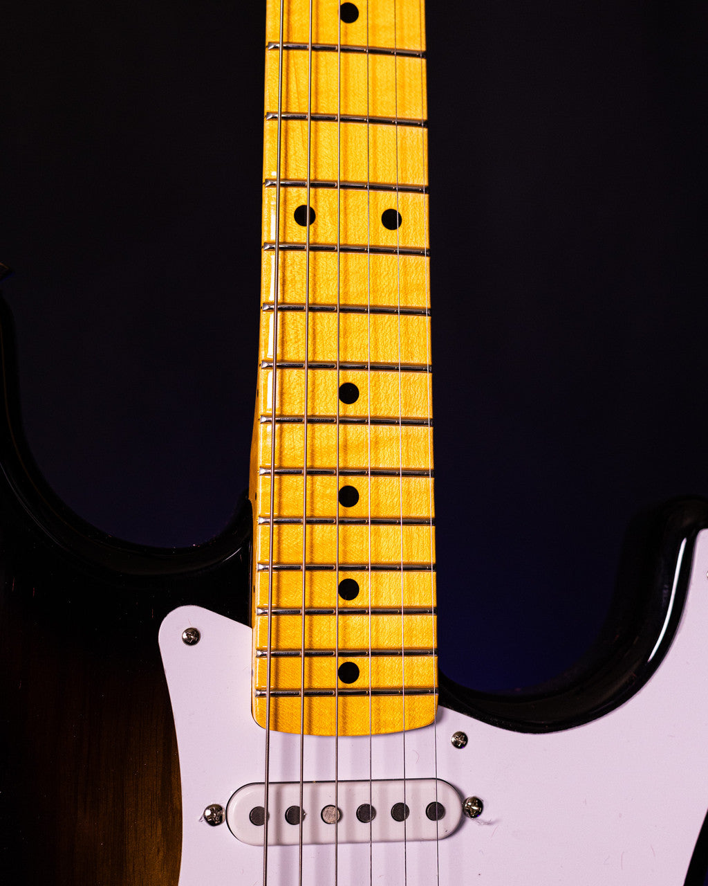 Fender 70th Anniversary 1954 Stratocaster NOS, Limited Edition - 1-Piece Quartersawn Maple Neck Fingerboard, Wide-Fade 2-Color Sunburst (9236091143)