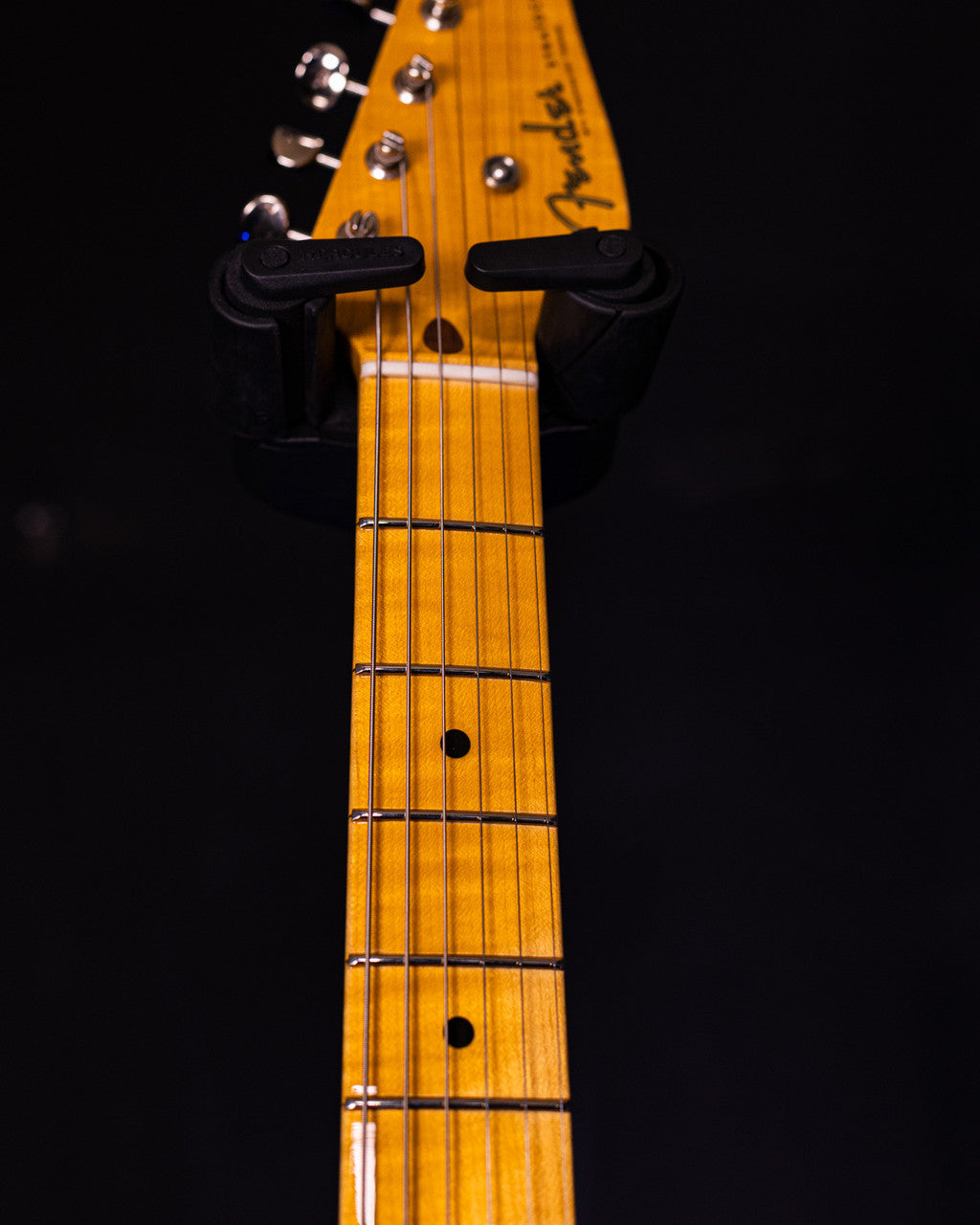 Fender Limited Edition 70th Anniversary 1954 Stratocaster® Journeyman Relic®, 1-Piece Quartersawn Maple Neck Fingerboard, Wide-Fade 2-Color Sunburst