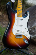 Fender Journeyman Relic Postmodern Stratocaster 2015, Maple Fingerboard, 3-Color Sunburst