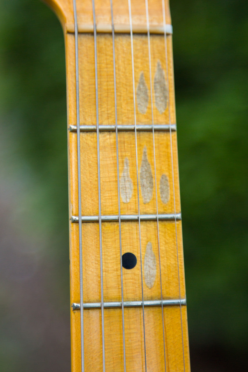 Fender Journeyman Relic Postmodern Stratocaster 2015, Maple Fingerboard, 3-Color Sunburst