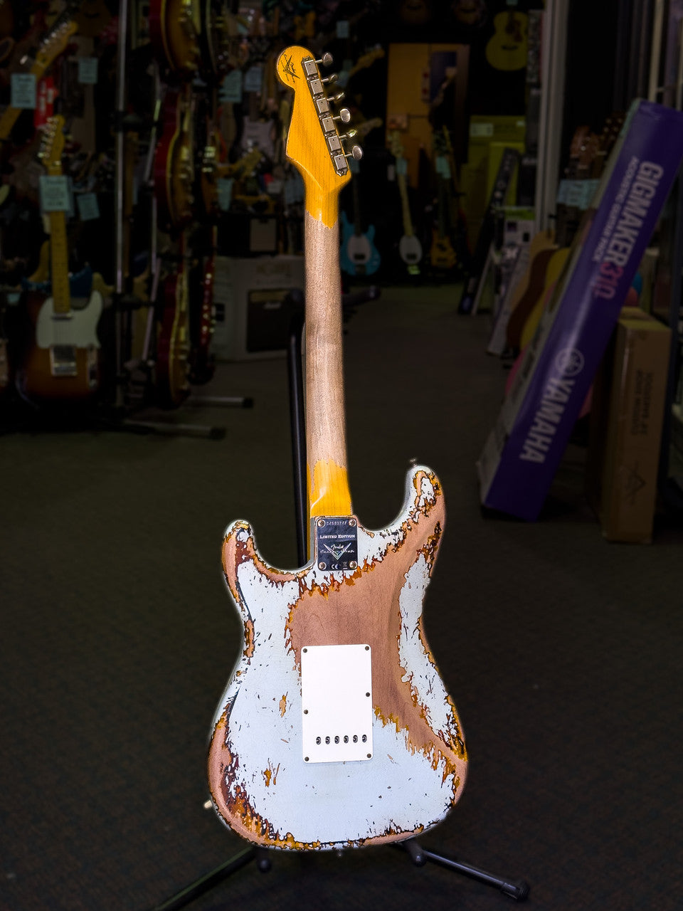 Fender Custom Shop 2023 Limited Edition 61 Strat Super Heavy Relic – Aged Sonic Blue Over 3-Color Sunburst