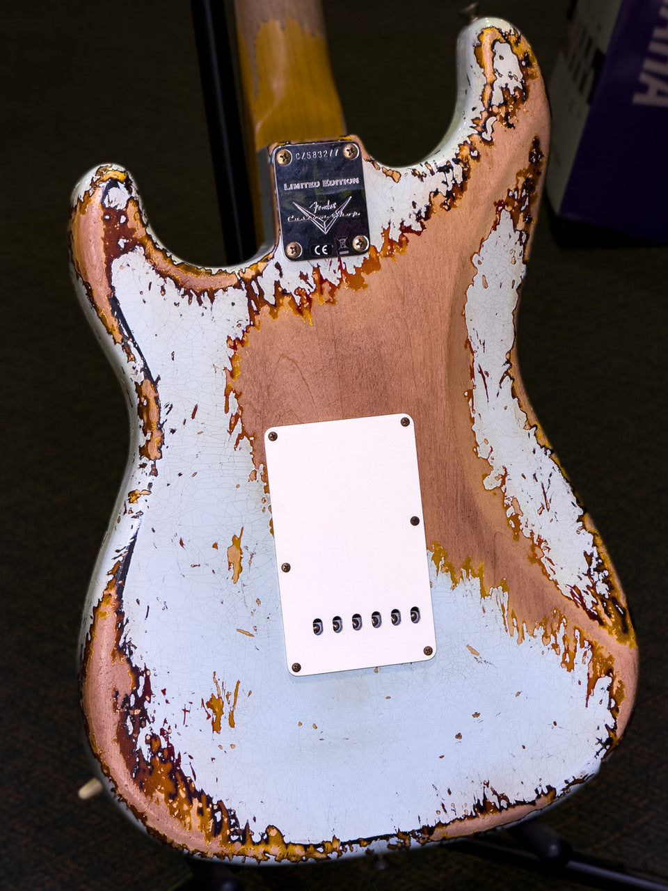 Fender Custom Shop 2023 Limited Edition 61 Strat Super Heavy Relic – Aged Sonic Blue Over 3-Color Sunburst