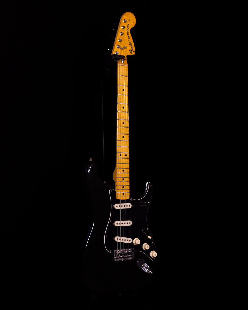 FENDER 1976 STRATOCASTER BLACK IN OHSC