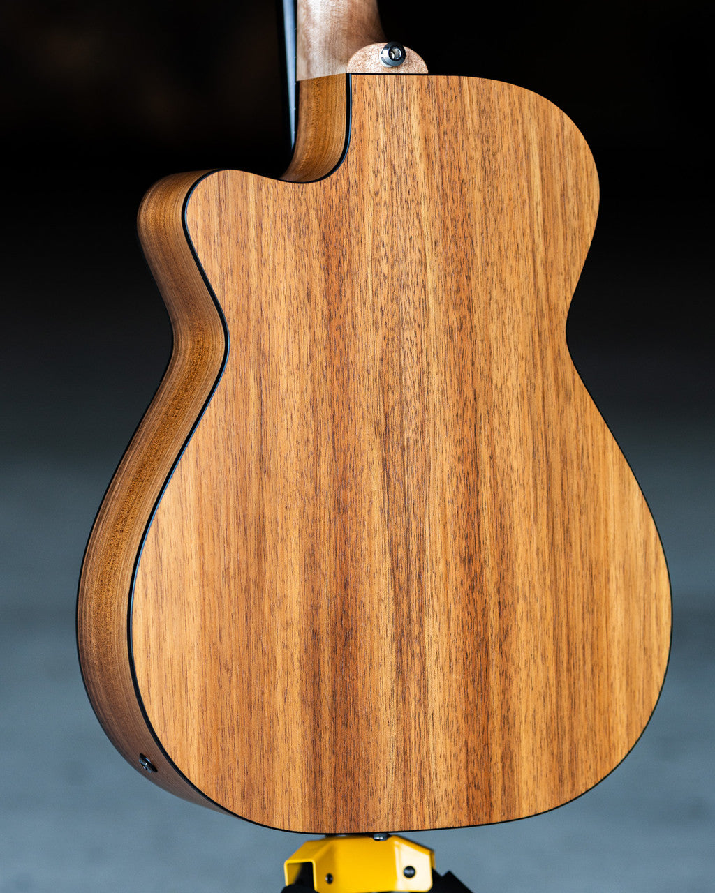 Maton EBW808C