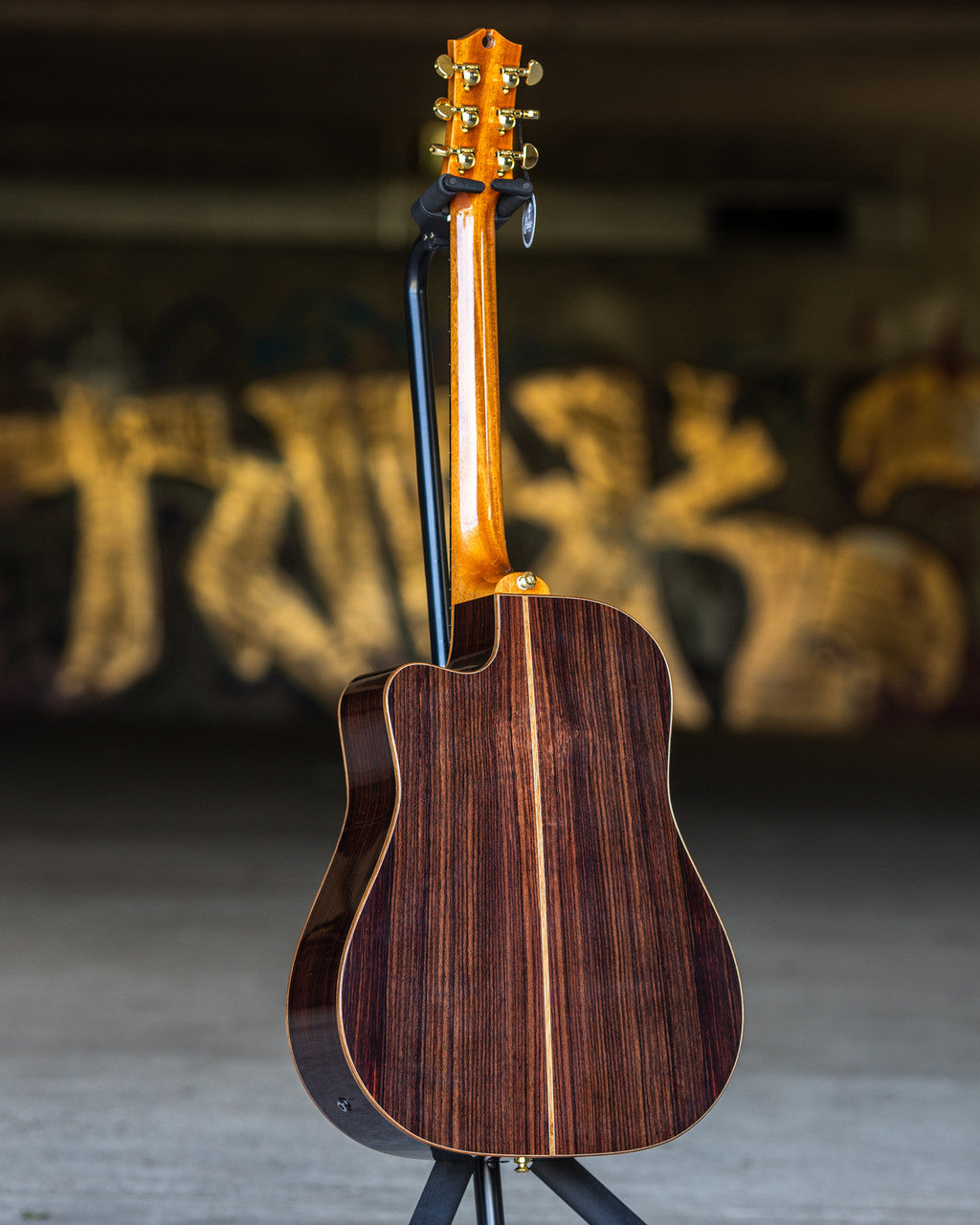 MATON EM100C MESSIAH ACOUSTIC/ELECTRIC GUITAR