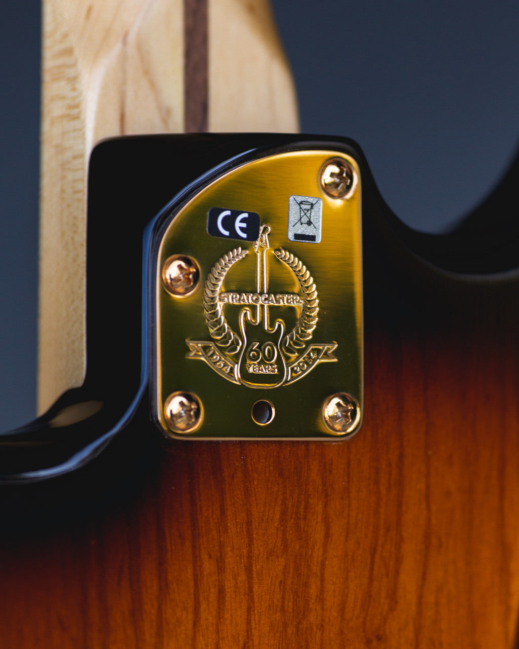 FENDER 60TH ANNIVERSARY STRATOCASTER COMMEMORATIVE