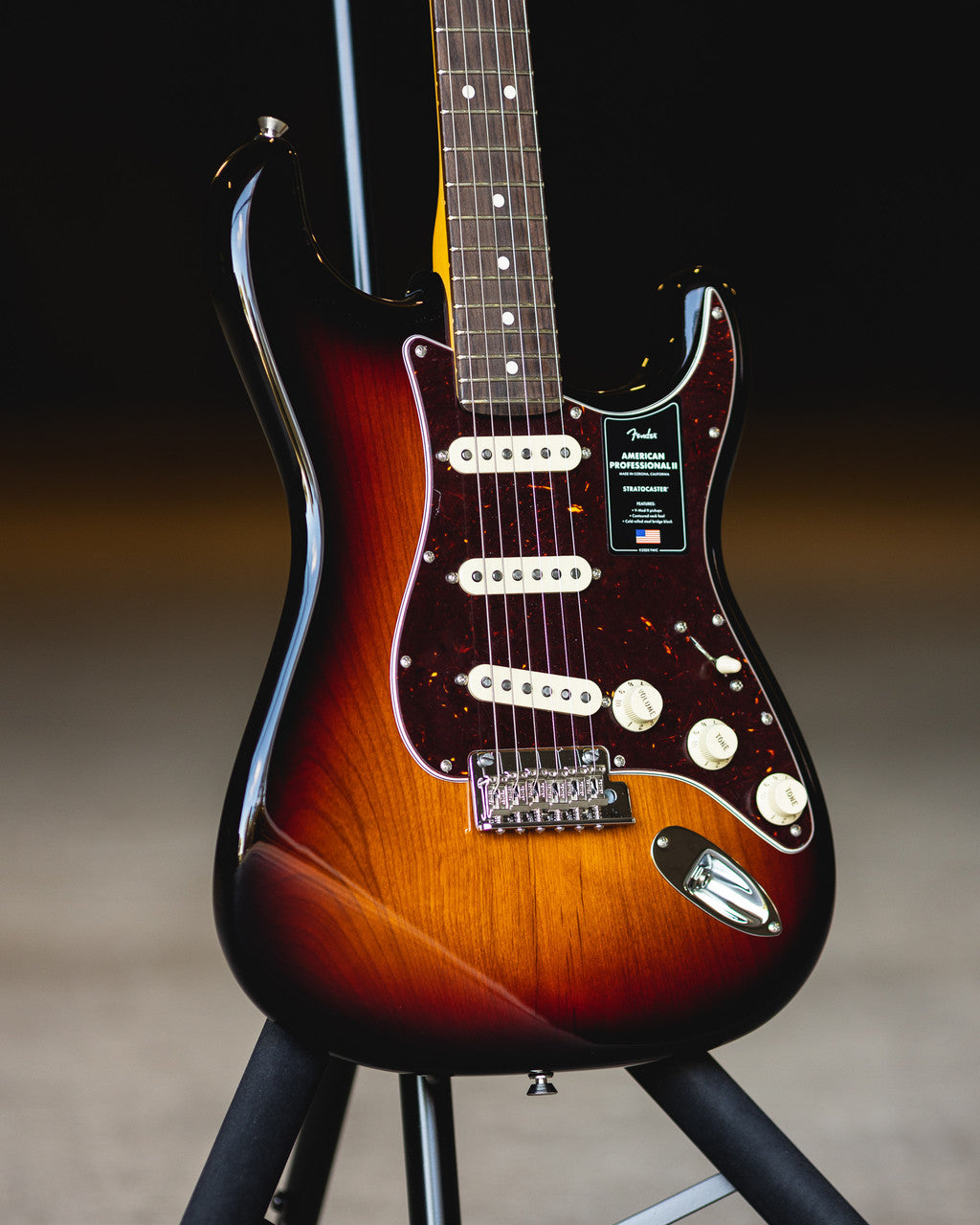 Fender American Professional II Stratocaster, Rosewood Fingerboard, 3-Color Sunburst 